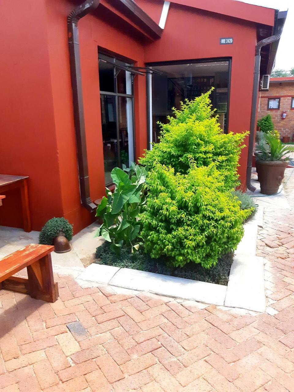 Niilo'S Guesthouse Rundu Exterior foto
