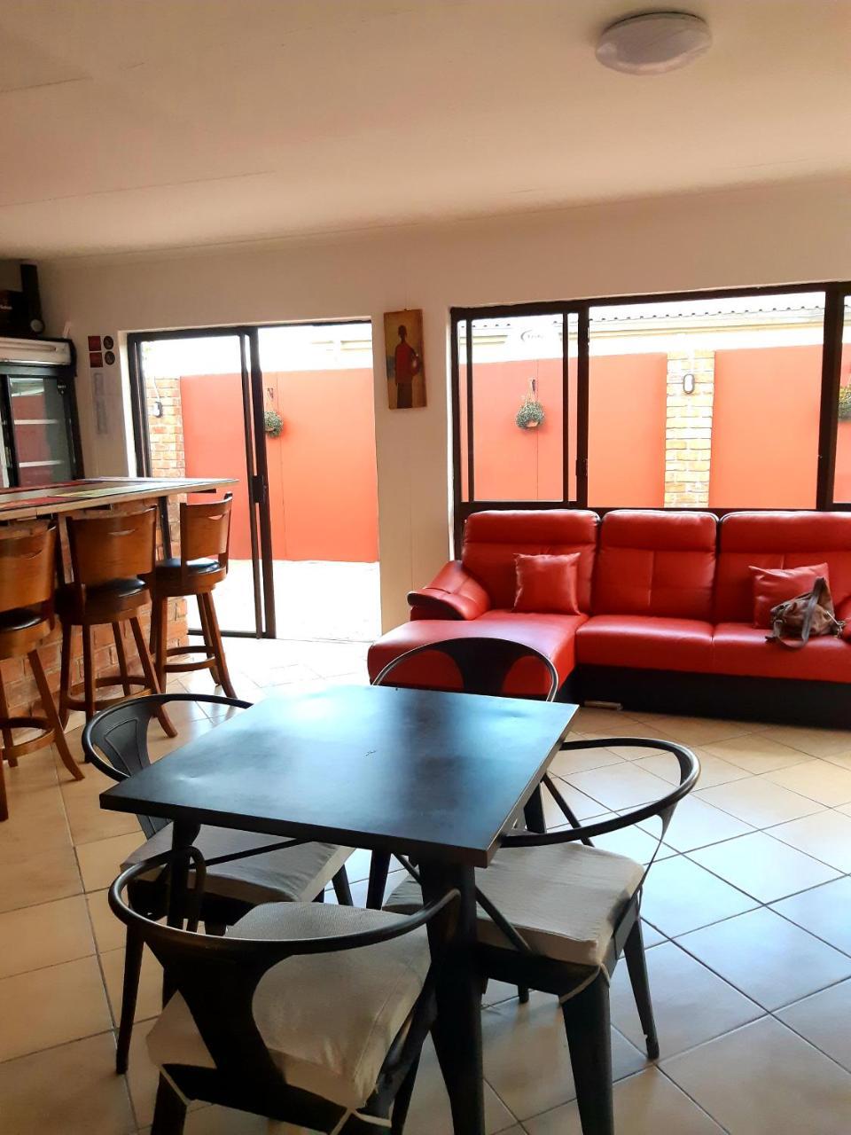 Niilo'S Guesthouse Rundu Exterior foto